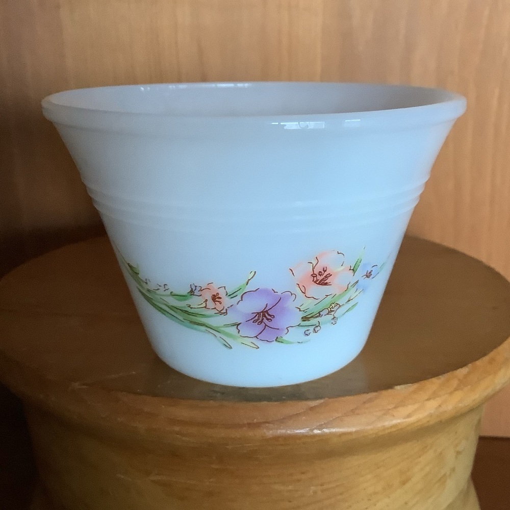 Vintage Indopal Milk Glass Floral Ramekins Set of 4 | Custard Cups Dessert Bowls - Picture 3 of 6